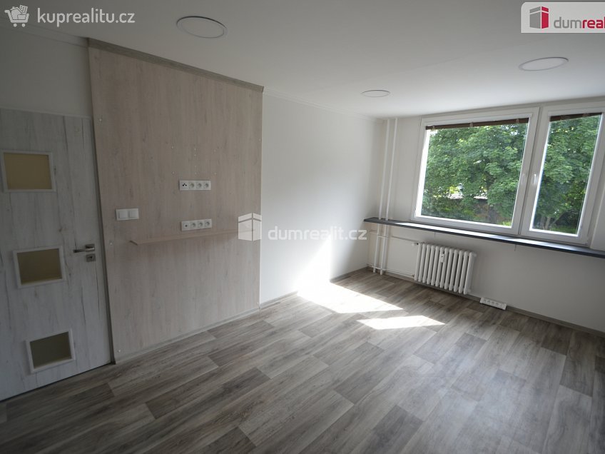 Prodej bytu 4+1 76 m^2 Na hájku, Praha 8 