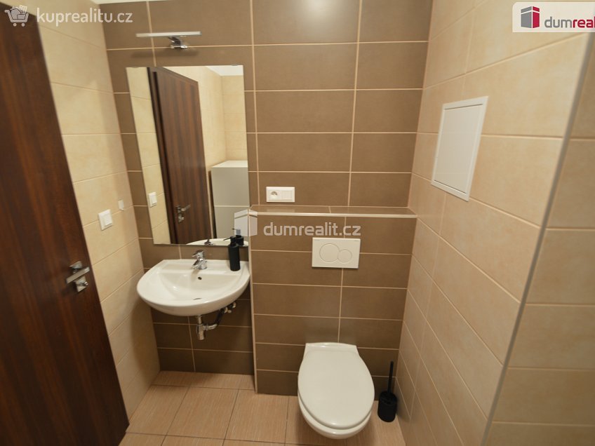 Prodej bytu 1+kk 34 m^2 Jankovcova, Praha 7 
