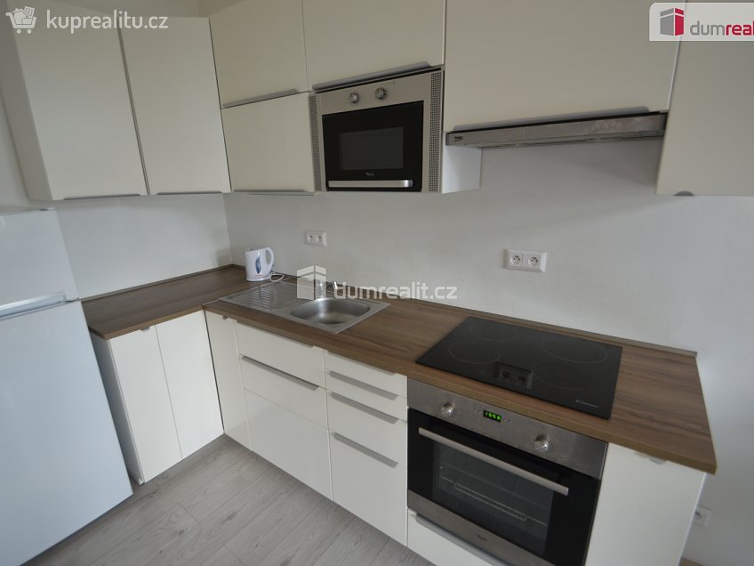 Prodej bytu 1+kk 34 m^2 Jankovcova, Praha 7 
