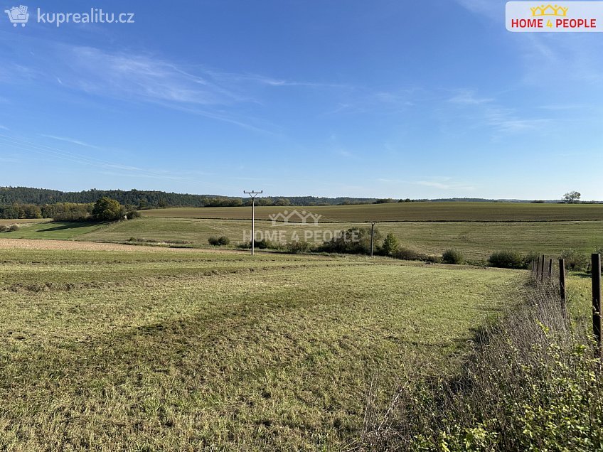 Prodej  stavebního pozemku 1244 m^2 Černokostelecká, Černé Voděrady 