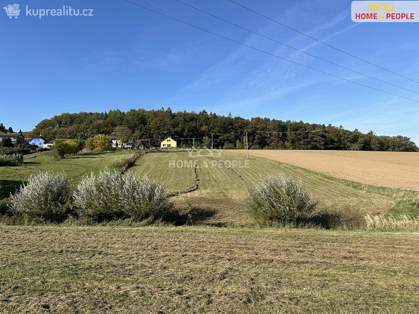 Prodej  stavebního pozemku 1244 m^2 Černokostelecká, Černé Voděrady 