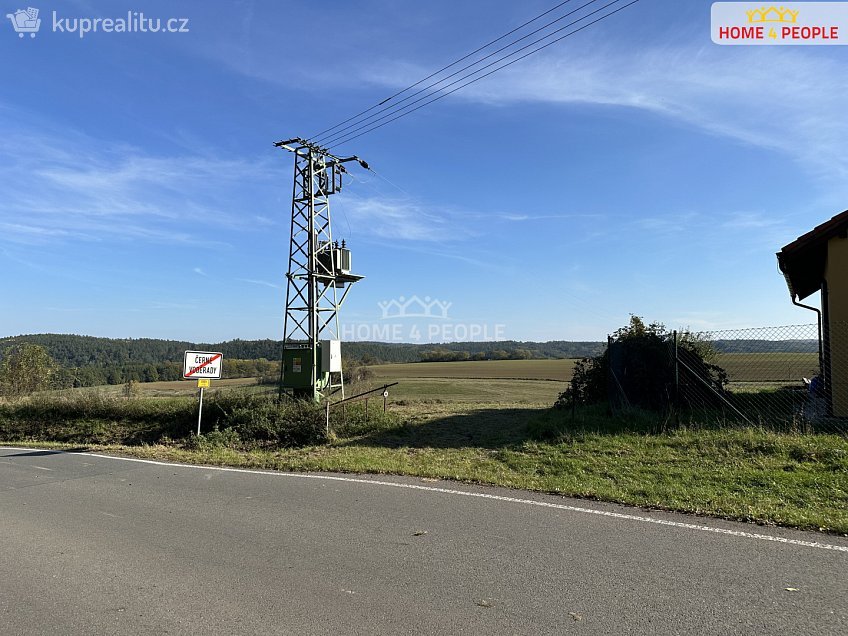 Prodej  stavebního pozemku 1244 m^2 Černokostelecká, Černé Voděrady 
