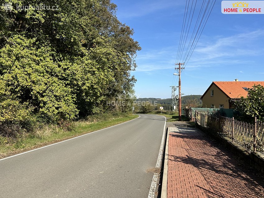 Prodej  stavebního pozemku 1244 m^2 Černokostelecká, Černé Voděrady 