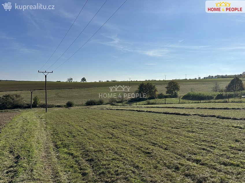Prodej  stavebního pozemku 1244 m^2 Černokostelecká, Černé Voděrady 