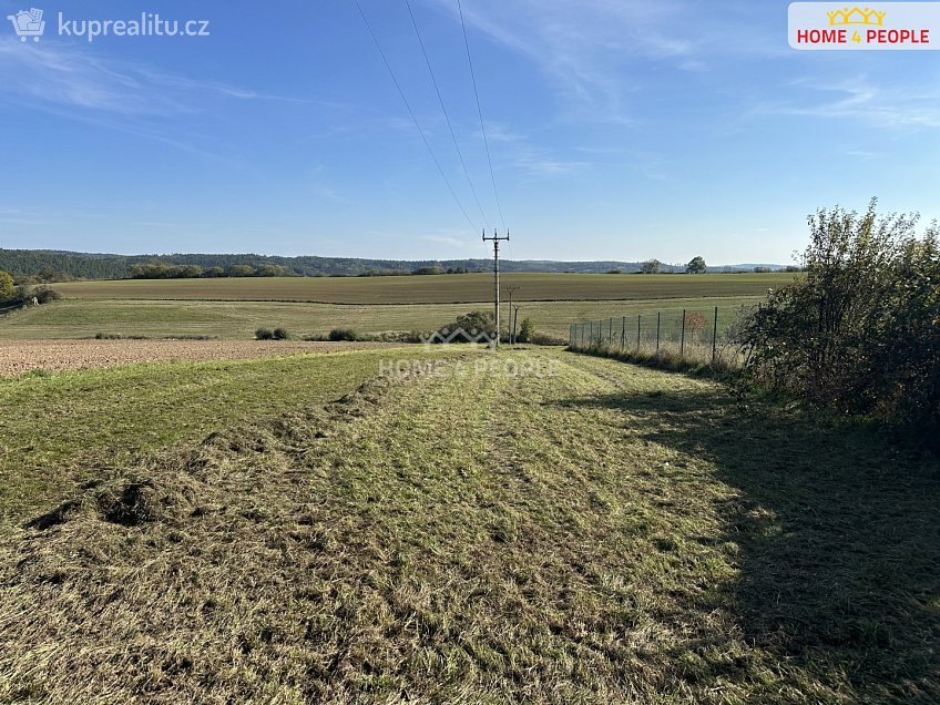 Prodej  stavebního pozemku 1244 m^2 Černokostelecká, Černé Voděrady 