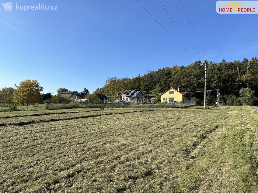 Prodej  stavebního pozemku 1244 m^2 Černokostelecká, Černé Voděrady 