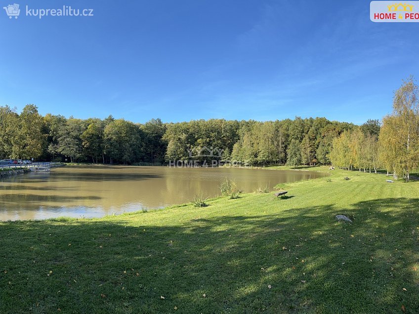 Prodej  stavebního pozemku 1244 m^2 Černokostelecká, Černé Voděrady 