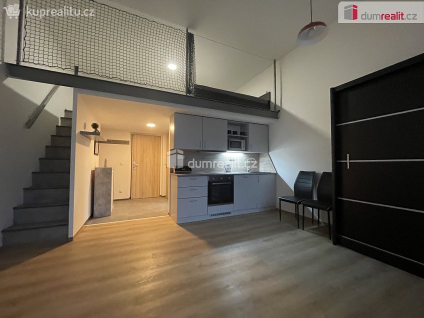 Pronájem bytu 1+kk 25 m^2 Olbrichova, Opava 