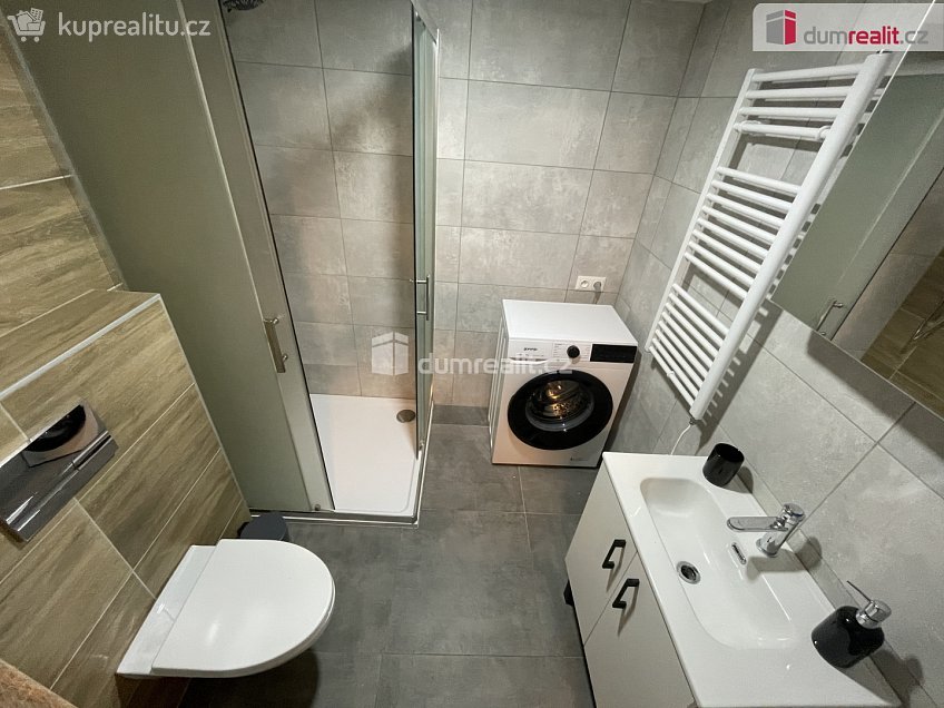 Pronájem bytu 1+kk 25 m^2 Olbrichova, Opava 