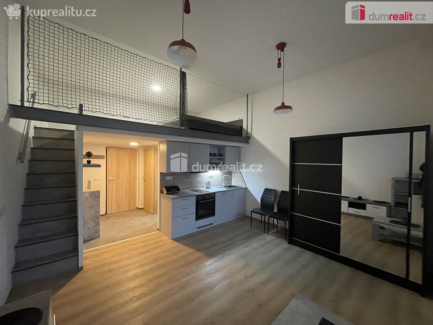 Pronájem bytu 1+kk 25 m^2 Olbrichova, Opava 
