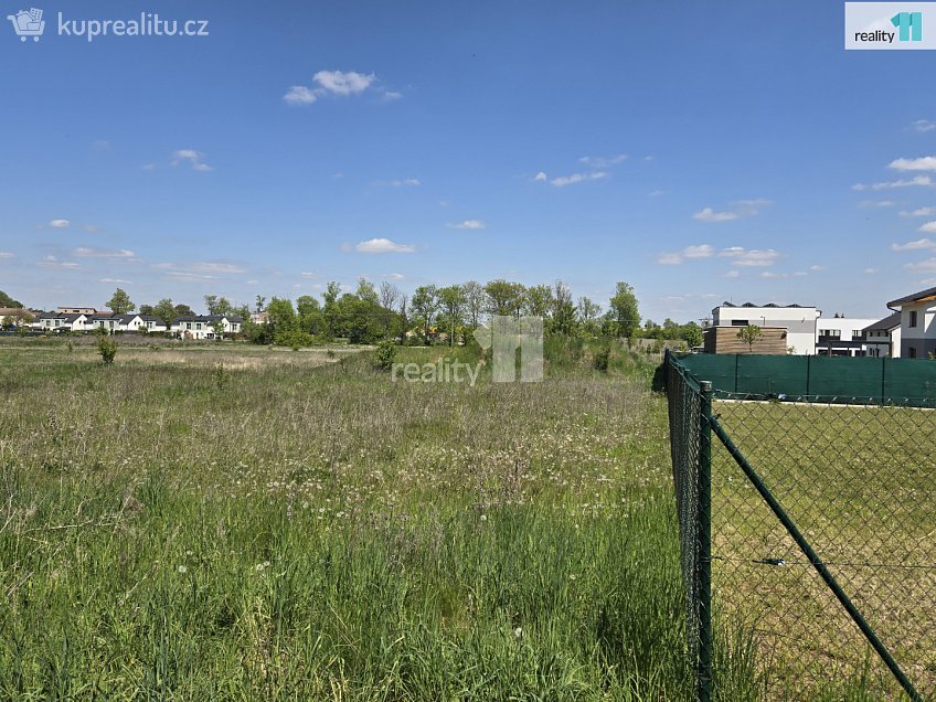 Prodej  stavebního pozemku 1705 m^2 Ptická, Úhonice 