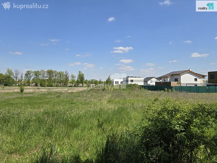 Prodej  stavebního pozemku 810 m^2 Ptická, Úhonice 