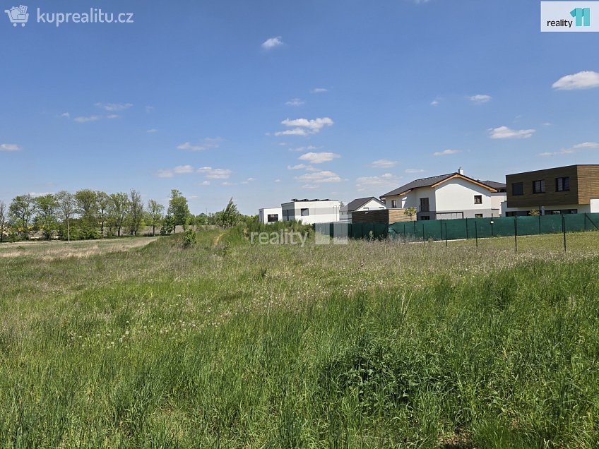 Prodej  stavebního pozemku 810 m^2 Ptická, Úhonice 