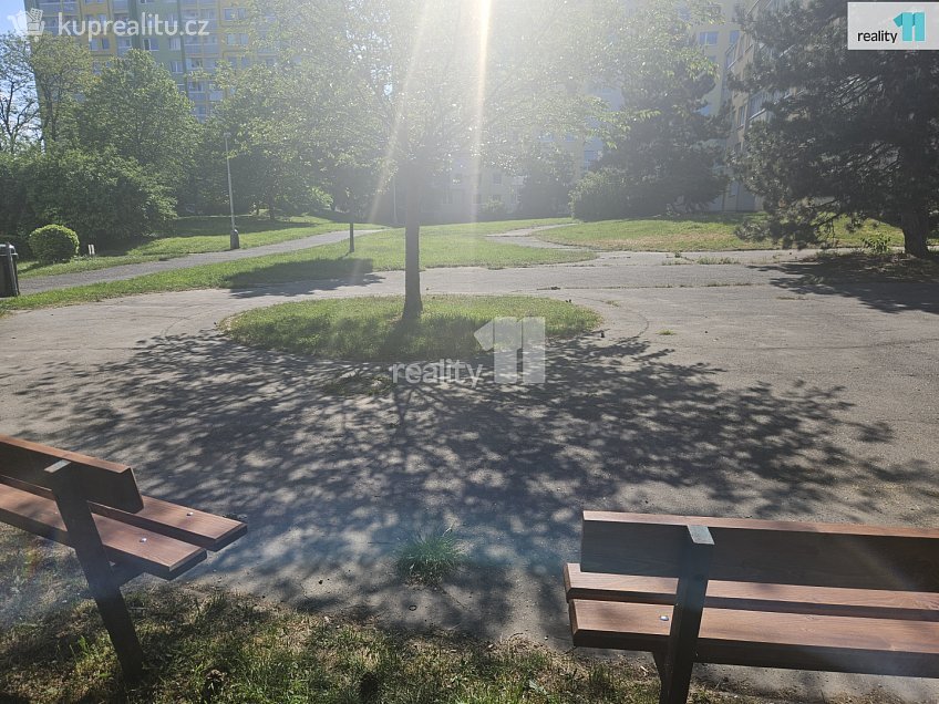 Pronájem bytu 2+kk 43 m^2 Květnového vítězství, Praha 11 