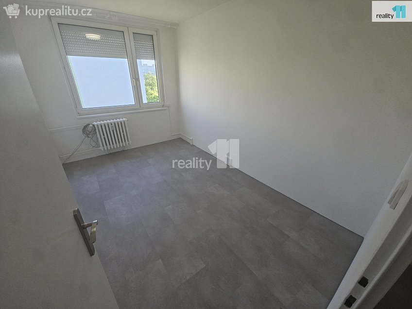 Pronájem bytu 2+kk 43 m^2 Květnového vítězství, Praha 11 