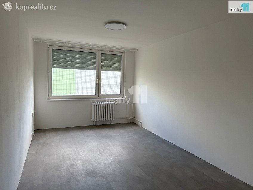 Pronájem bytu 2+kk 43 m^2 Květnového vítězství, Praha 11 