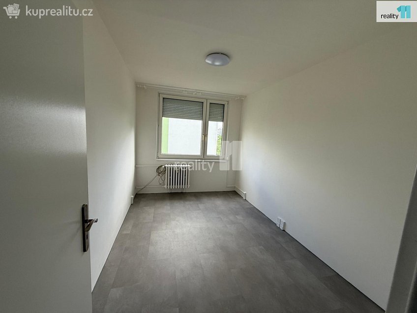 Pronájem bytu 2+kk 43 m^2 Květnového vítězství, Praha 11 