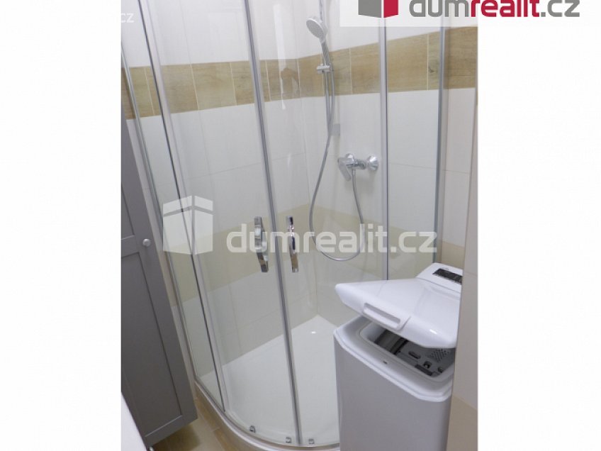 Pronájem bytu 1+1 31 m^2 Štětkova, Praha 4 