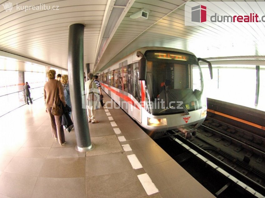 Pronájem bytu 1+1 31 m^2 Štětkova, Praha 4 