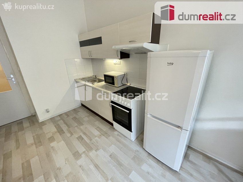 Pronájem bytu 1+kk 30 m^2 Moulíkova, Praha 5 