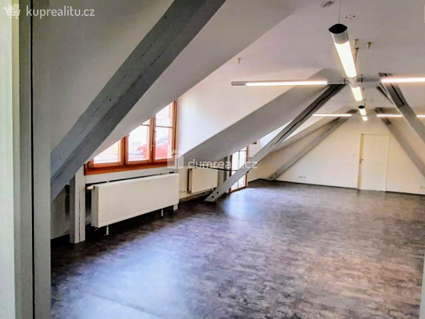 Pronájem  kanceláře 120 m^2 Drtinova, Praha 5 