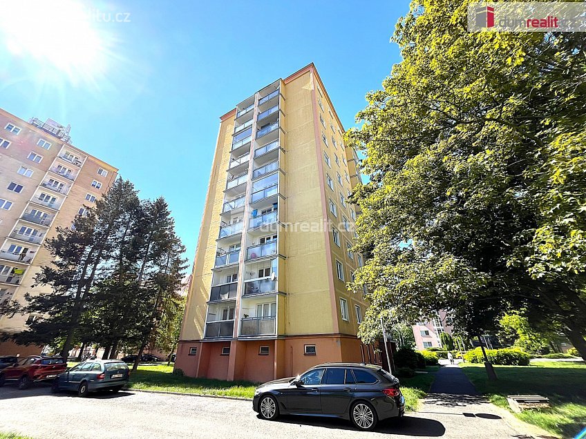 Pronájem bytu 2+1 48 m^2 Růžové náměstí, Sokolov 