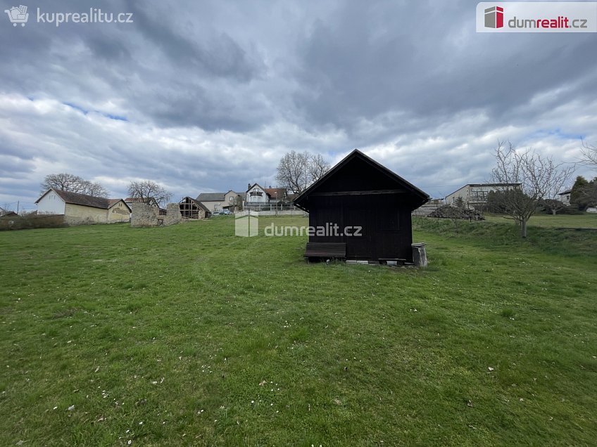 Prodej  stavebního pozemku 2276 m^2 Klučenice, Klučenice 