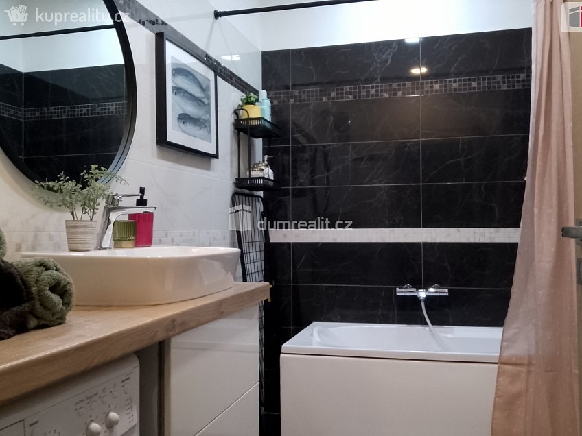 Prodej bytu 2+1 106 m^2 Vítězná, Karlovy Vary 