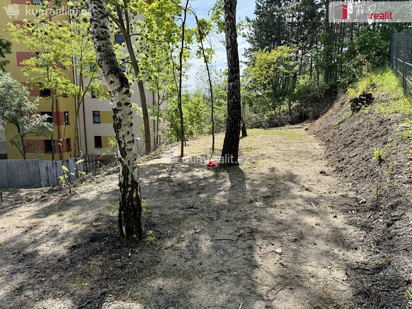 Pronájem  zahrady 200 m^2 Lutovítova, Kralupy nad Vltavou 