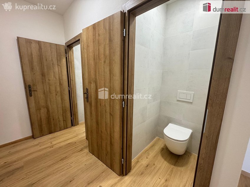 Pronájem bytu 3+kk 82 m^2 U svobodárny, Praha 9 
