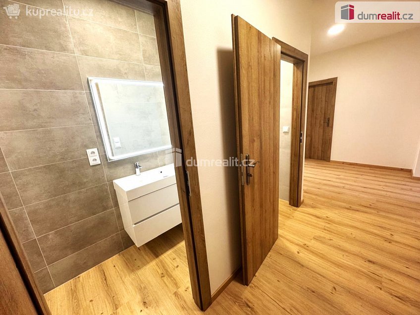 Pronájem bytu 3+kk 82 m^2 U svobodárny, Praha 9 