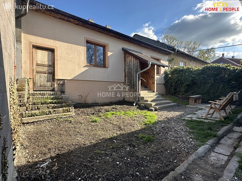 Prodej  rodinného domu 90 m^2 Dr. Tyrše, Libušín 