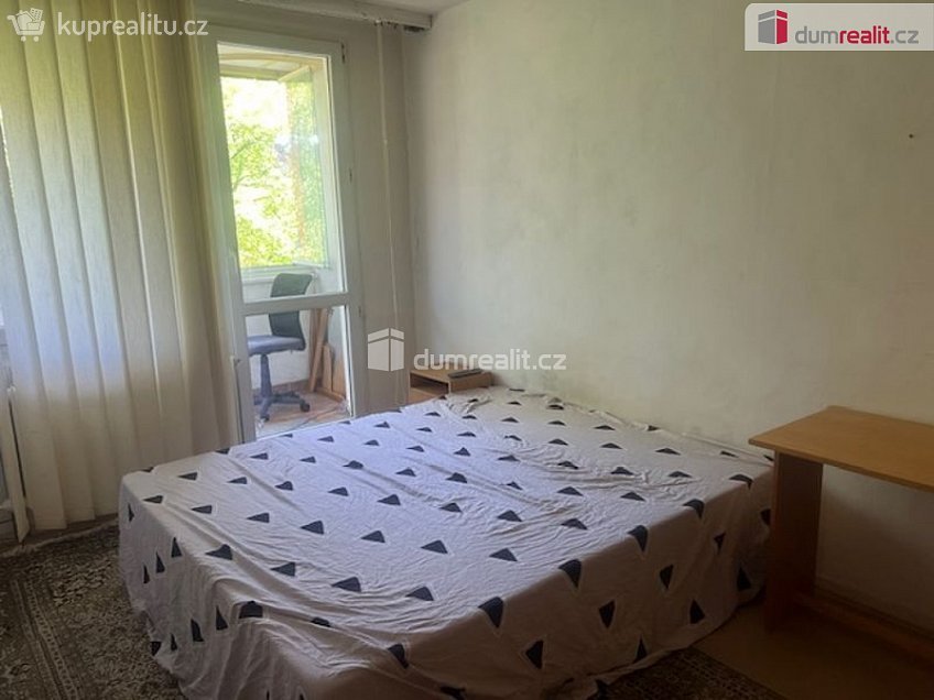 Pronájem bytu 3+kk 64 m^2 Cvikovská, Praha 9 