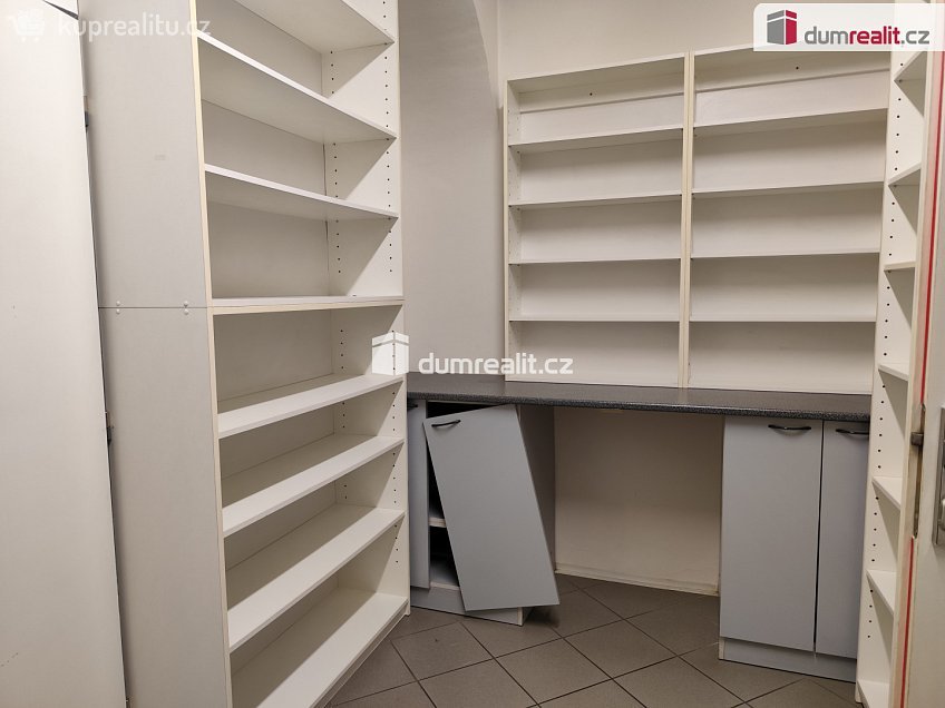 Pronájem  obchodních prostor 106 m^2 Klicperova, Chlumec nad Cidlinou 