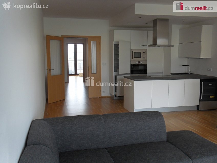 Pronájem bytu 2+kk 80 m^2 Korunní, Praha 10 