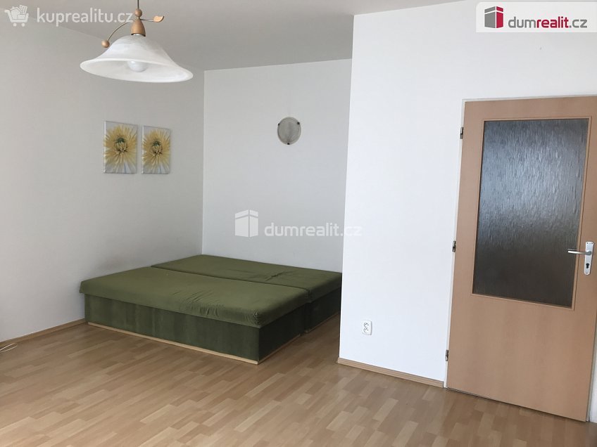Pronájem bytu 1+kk 30 m^2 Kurta Konráda, Praha 9 