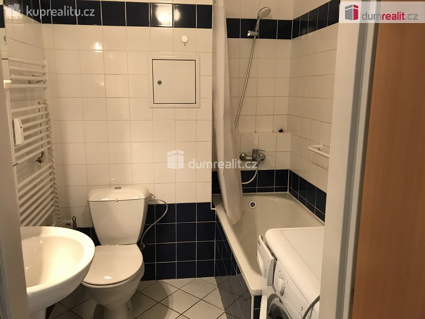 Pronájem bytu 1+kk 30 m^2 Kurta Konráda, Praha 9 