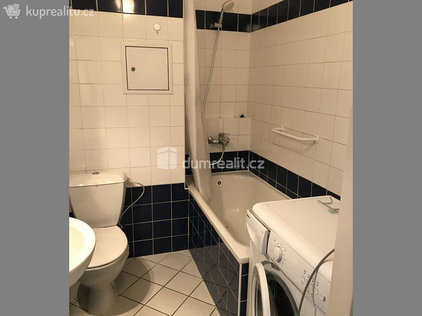 Pronájem bytu 1+kk 30 m^2 Kurta Konráda, Praha 9 