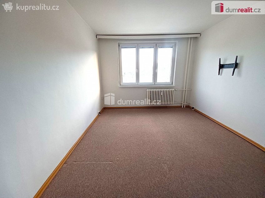 Pronájem bytu 1+1 38 m^2 náměstí Horní, Oloví 