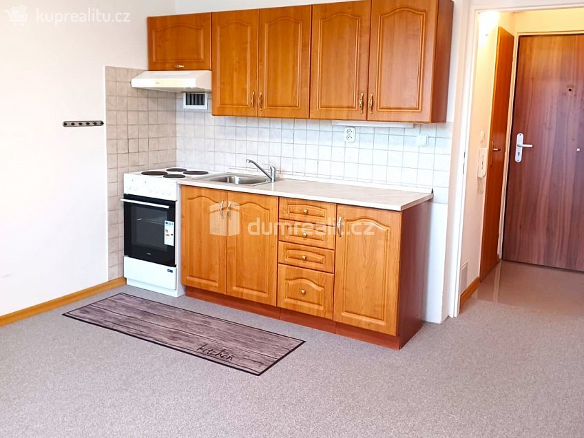 Pronájem bytu 1+1 38 m^2 náměstí Horní, Oloví 
