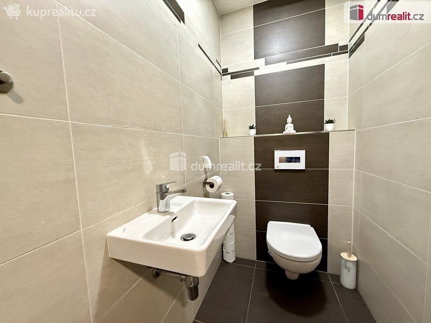 Prodej bytu 3+kk 77 m^2 Mantovská, Praha 15 