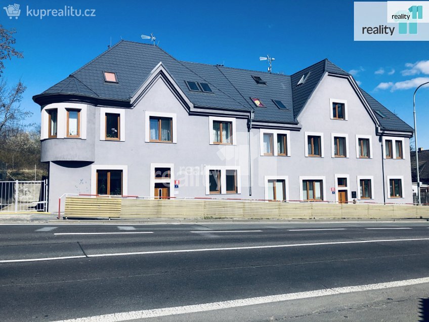 Pronájem bytu 1+kk 24 m^2 Českobrodská, Praha 9 