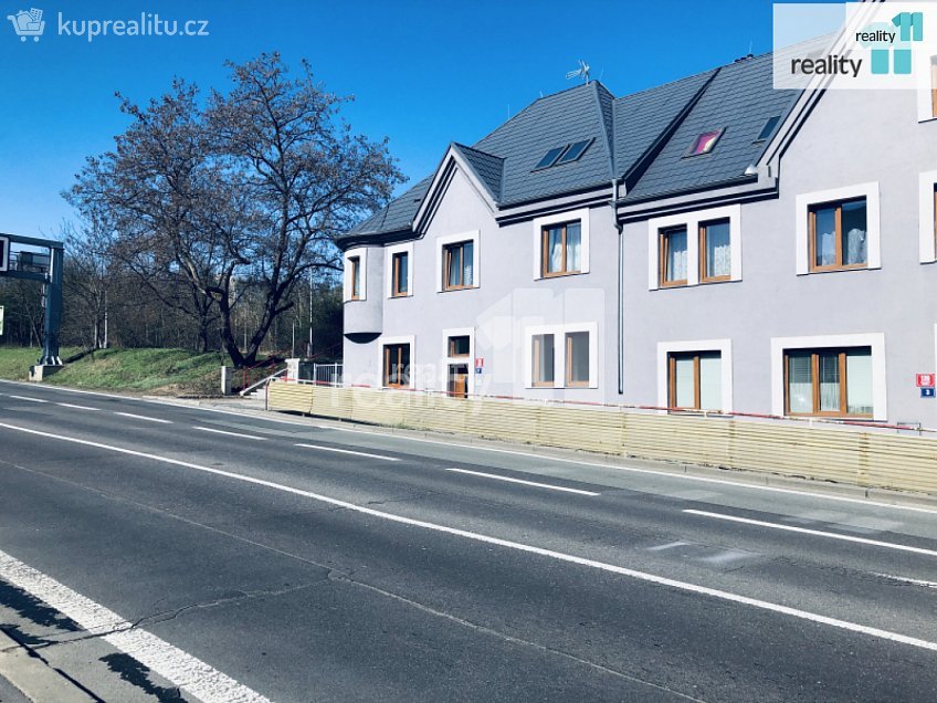 Pronájem bytu 1+kk 24 m^2 Českobrodská, Praha 9 