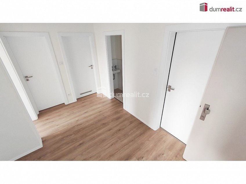 Pronájem bytu 3+kk 82 m^2 Nad Kolčavkou, Praha 9 
