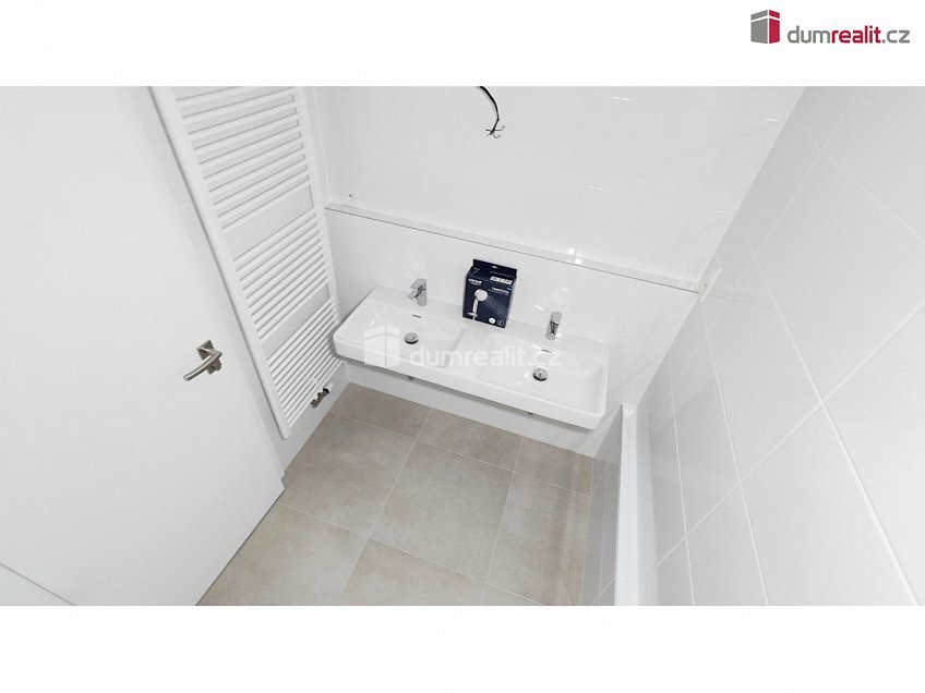 Pronájem bytu 3+kk 82 m^2 Nad Kolčavkou, Praha 9 