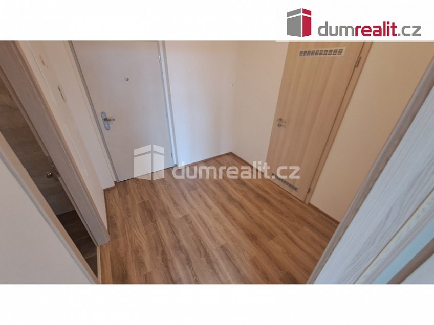Pronájem bytu 2+kk 56 m^2 Sedlářova, Praha 19 