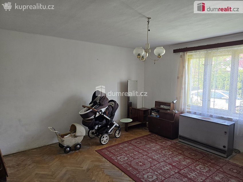 Prodej  rodinného domu 180 m^2 Na Dolce, Sovínky 