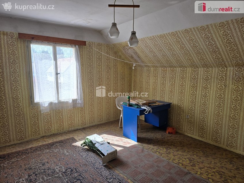 Prodej  rodinného domu 180 m^2 Na Dolce, Sovínky 