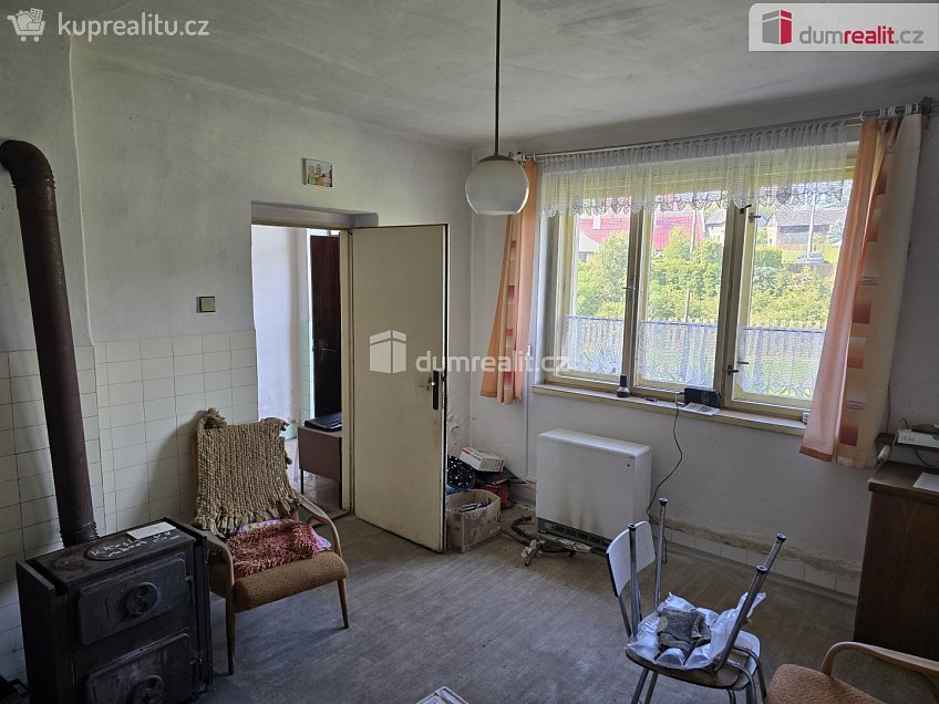 Prodej  rodinného domu 180 m^2 Na Dolce, Sovínky 