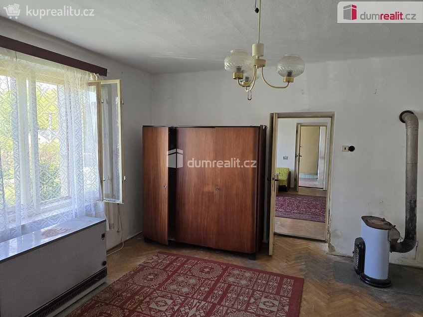 Prodej  rodinného domu 180 m^2 Na Dolce, Sovínky 